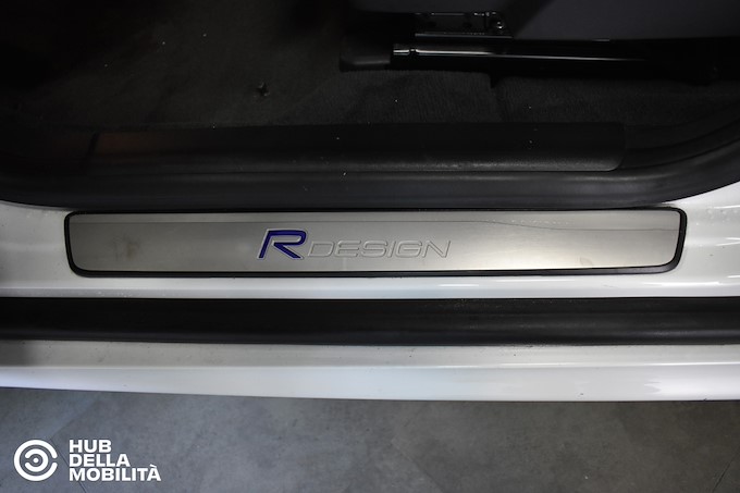 VOLVO XC60 D3 R-design Momentum